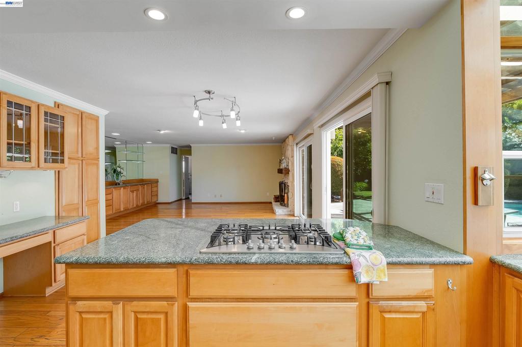 259 Segovia Place Property Photo 37