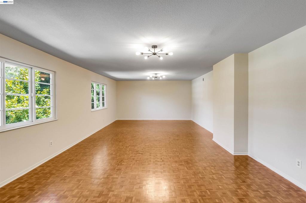 259 Segovia Place Property Photo 54