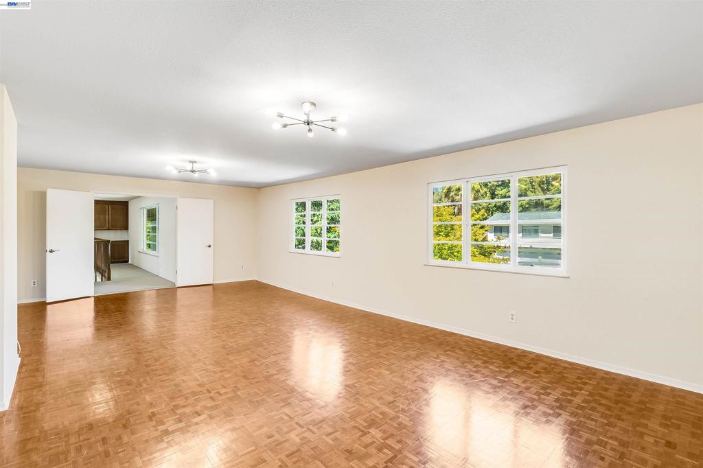 259 Segovia Place Property Photo 55