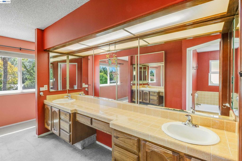 259 Segovia Place Property Photo 62