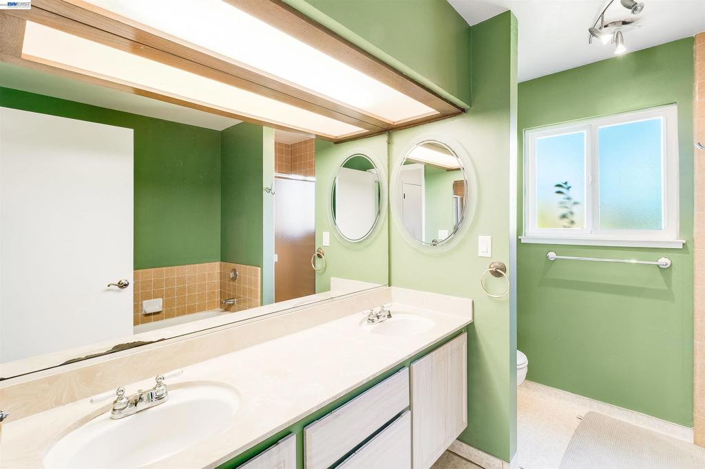 259 Segovia Place Property Photo 65