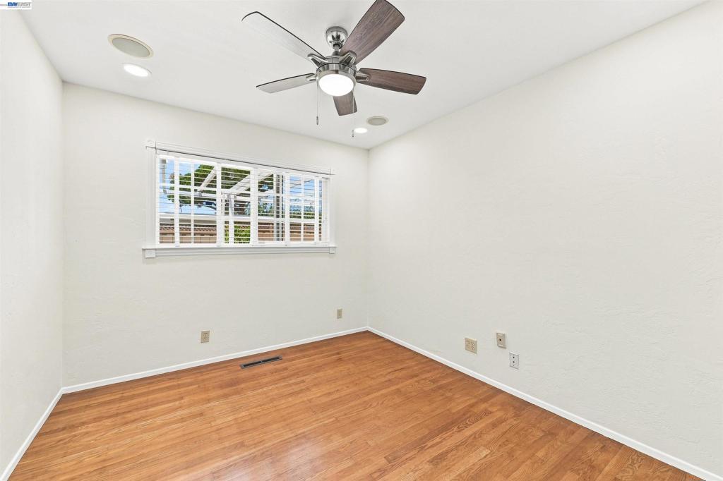 5353 Sayre Ave Property Photo 26