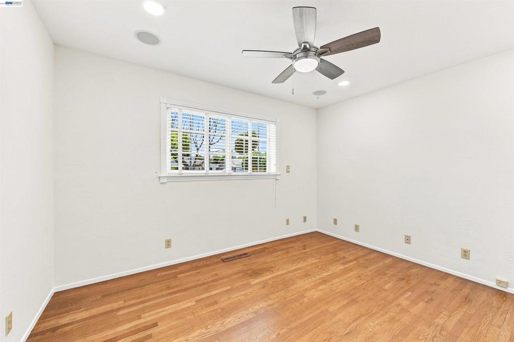 5353 Sayre Ave Property Photo 30