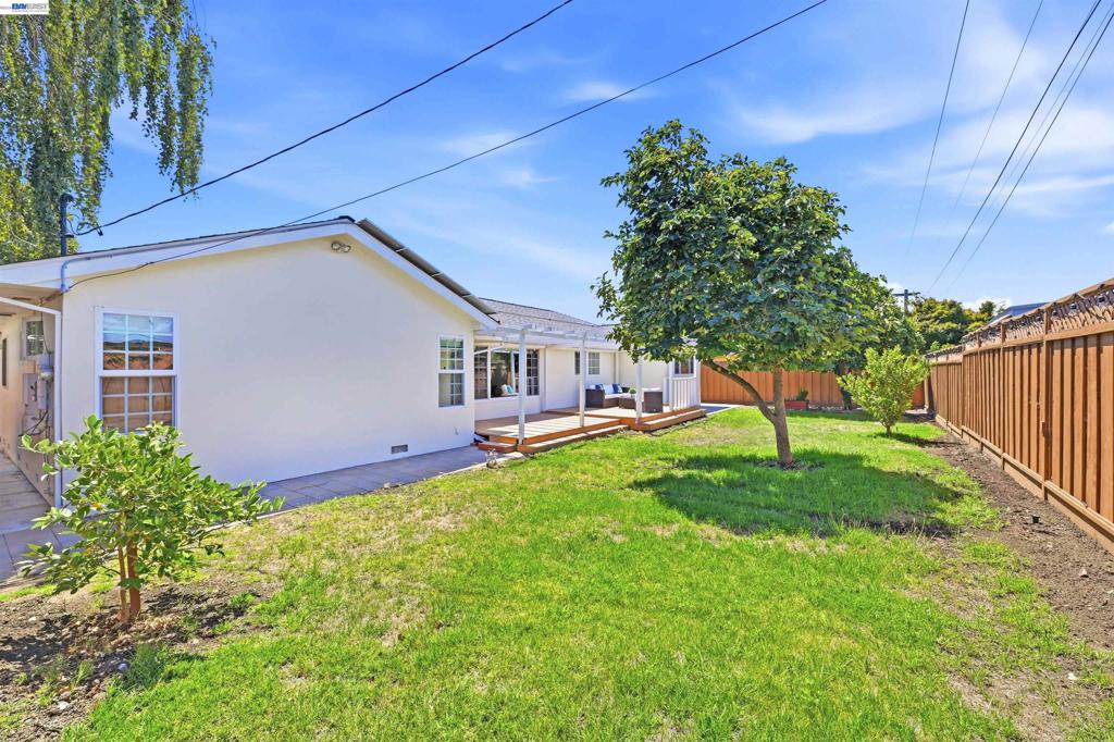 5353 Sayre Ave Property Photo 36