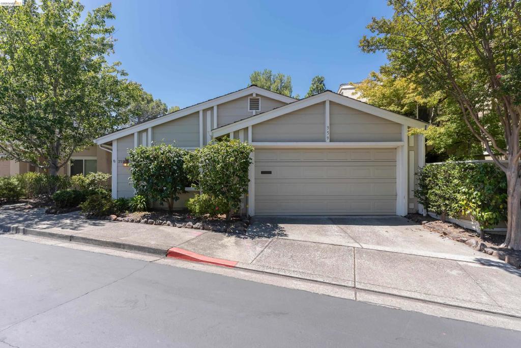 359 Kinross Dr Property Photo 1