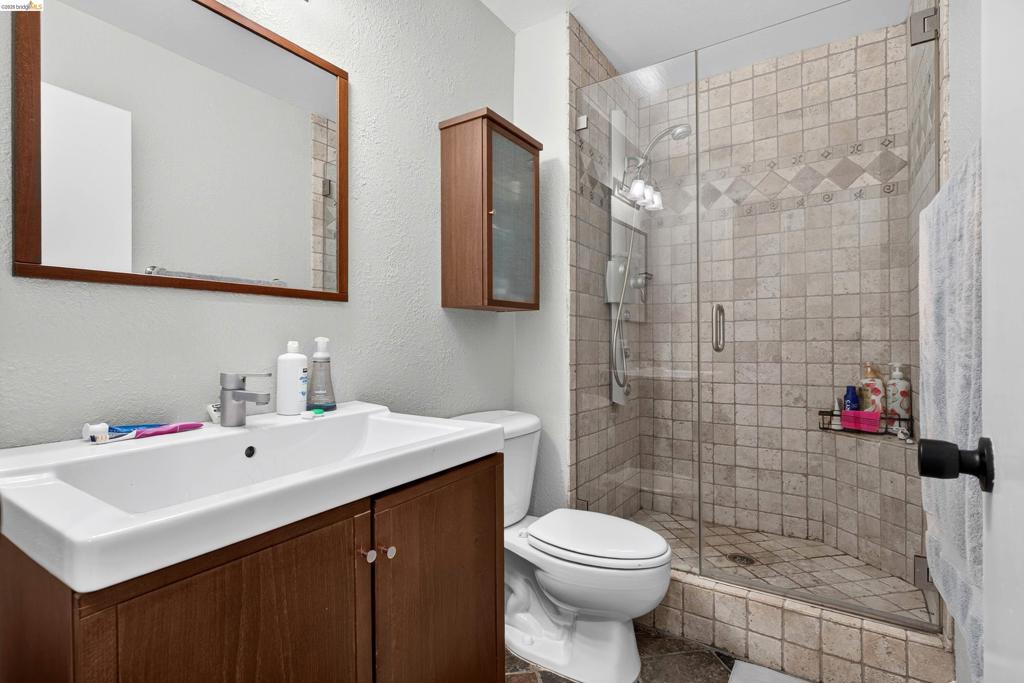 359 Kinross Dr Property Photo 32