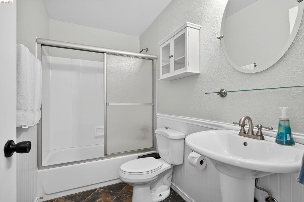 359 Kinross Dr Property Photo 38