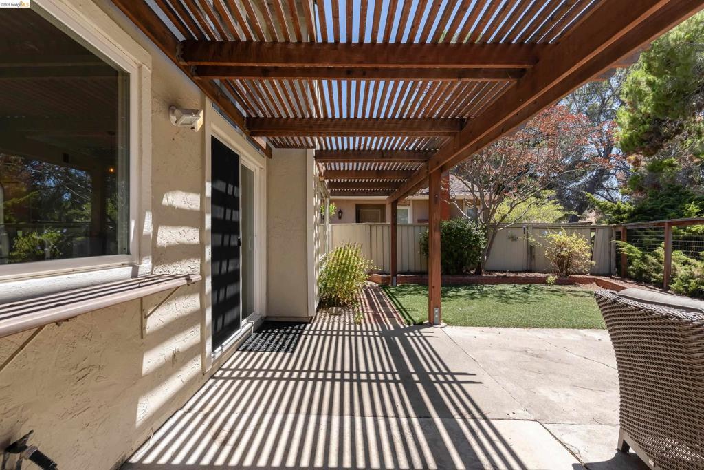 359 Kinross Dr Property Photo 50