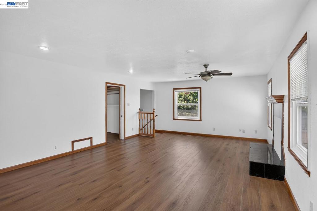 2024 Thompson Ln Property Photo 19