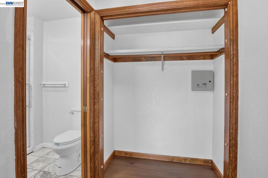 2024 Thompson Ln Property Photo 32