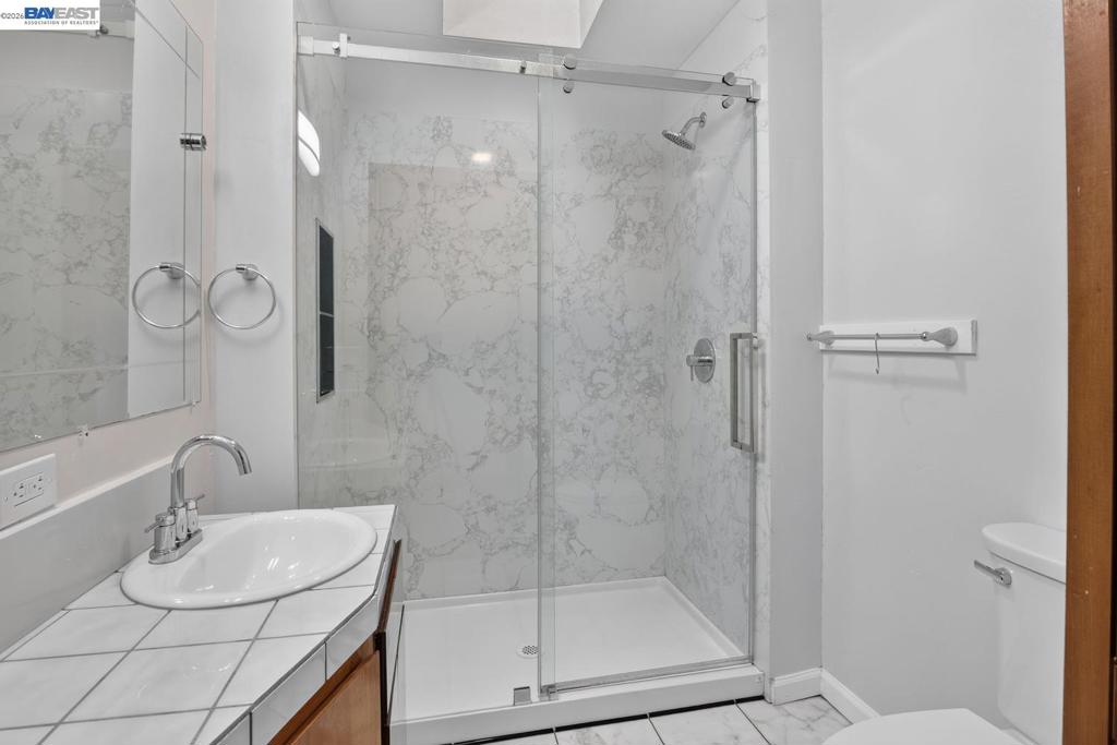 2024 Thompson Ln Property Photo 33