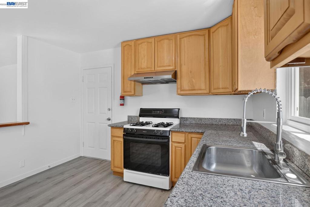2024 Thompson Ln Property Photo 44