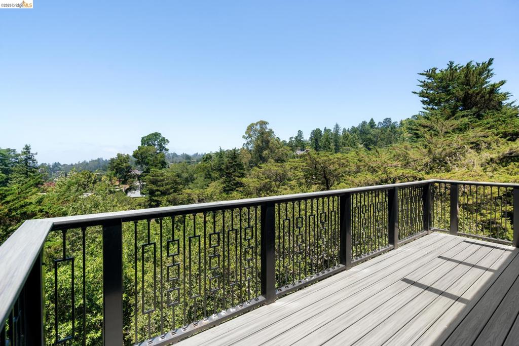 6341 Longcroft Property Photo 9