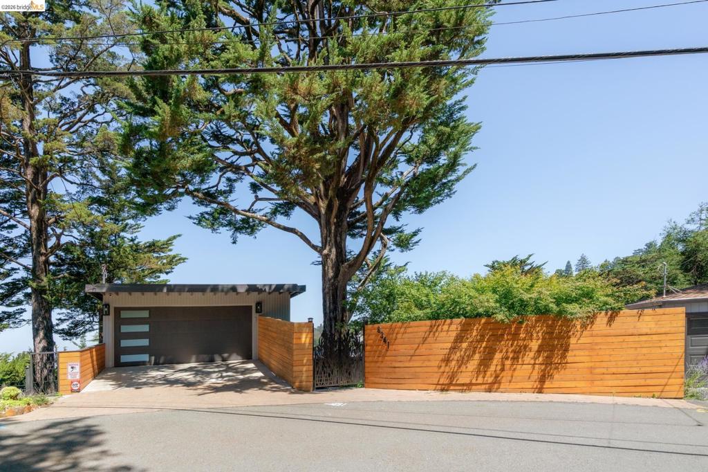 6341 Longcroft Property Photo 32