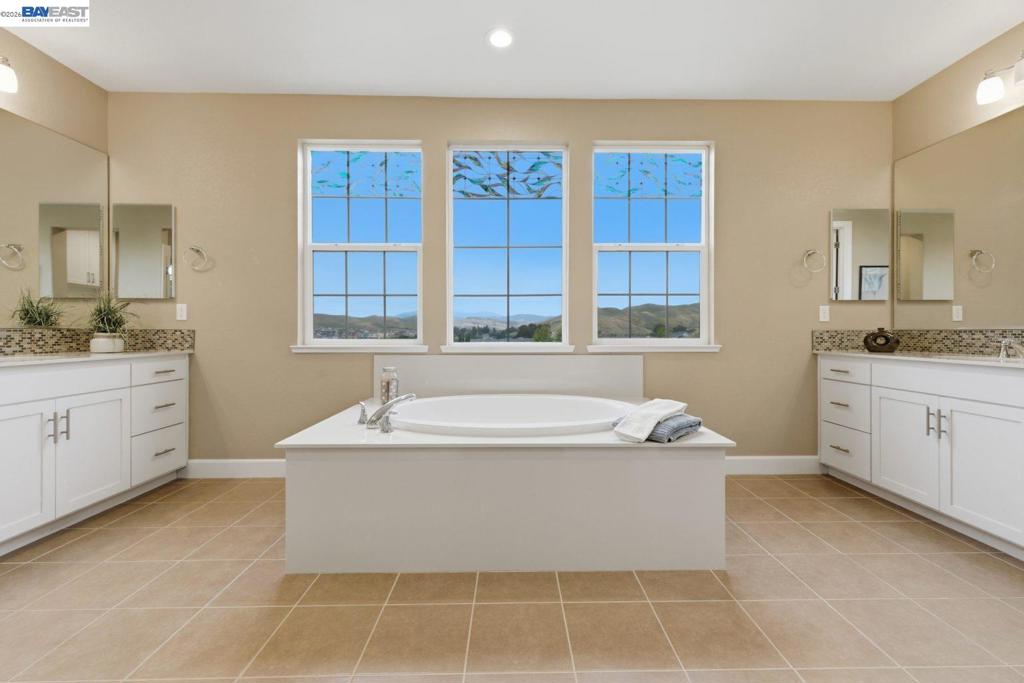 3871 Highpointe Ct Property Photo 27