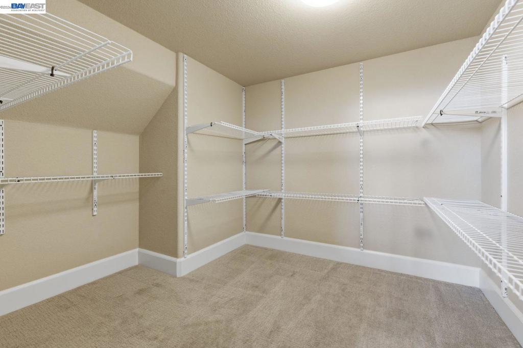 3871 Highpointe Ct Property Photo 33