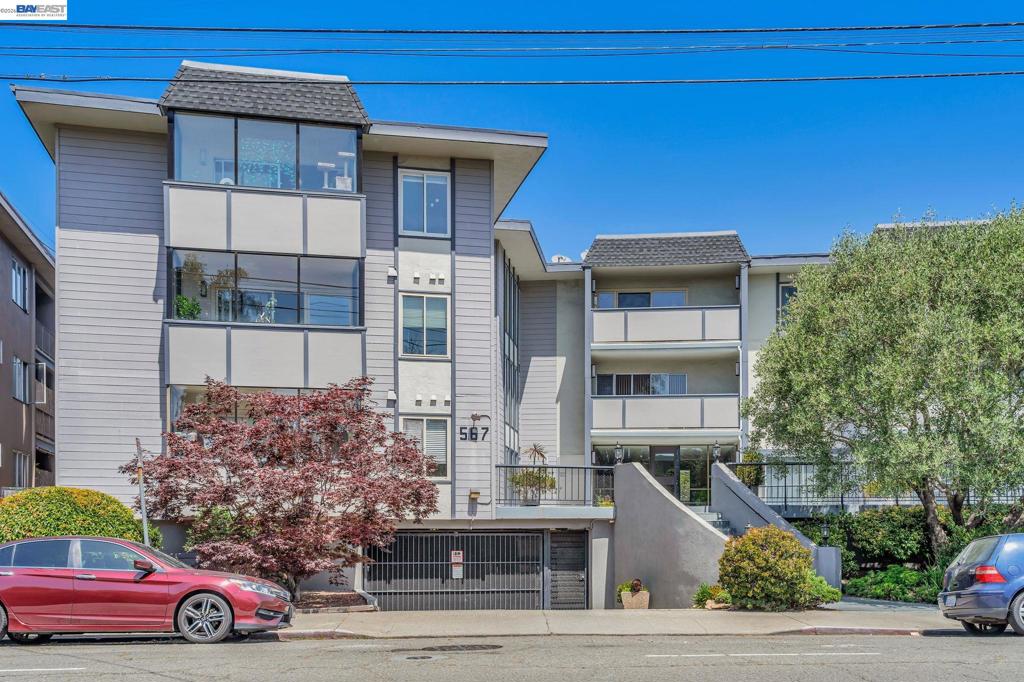 567 Oakland Ave 104 Property Photo 1