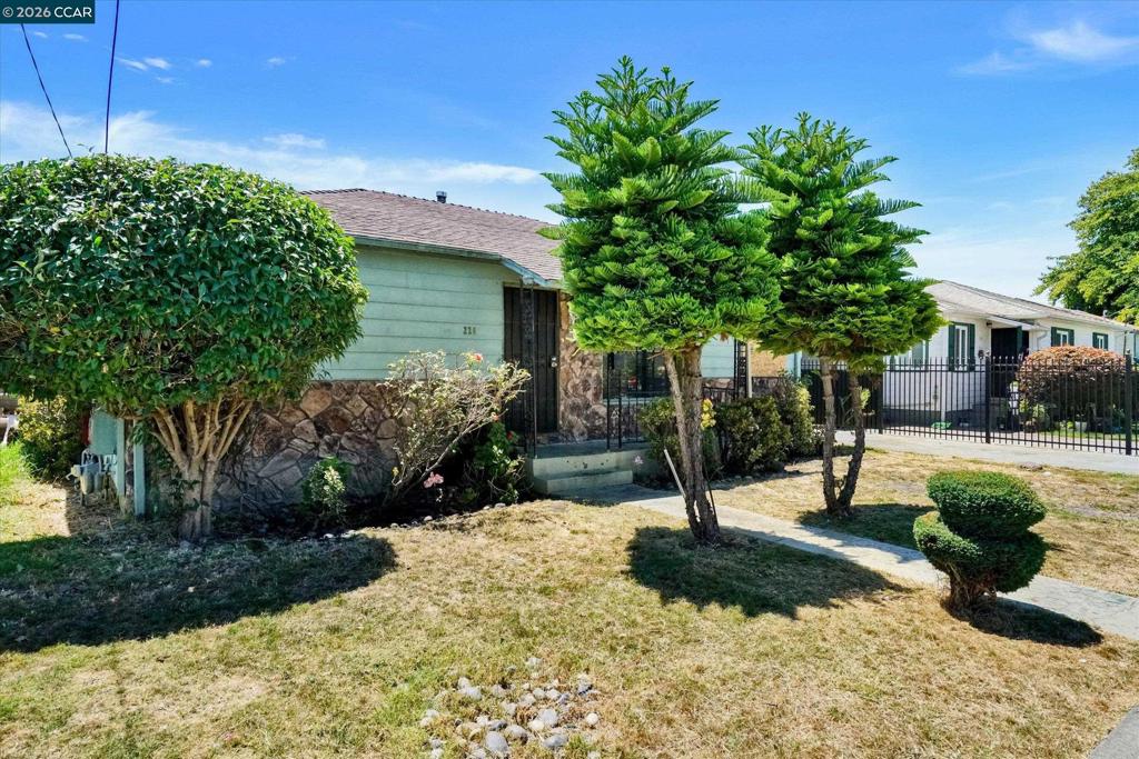 226 Tunis Rd Property Photo 3