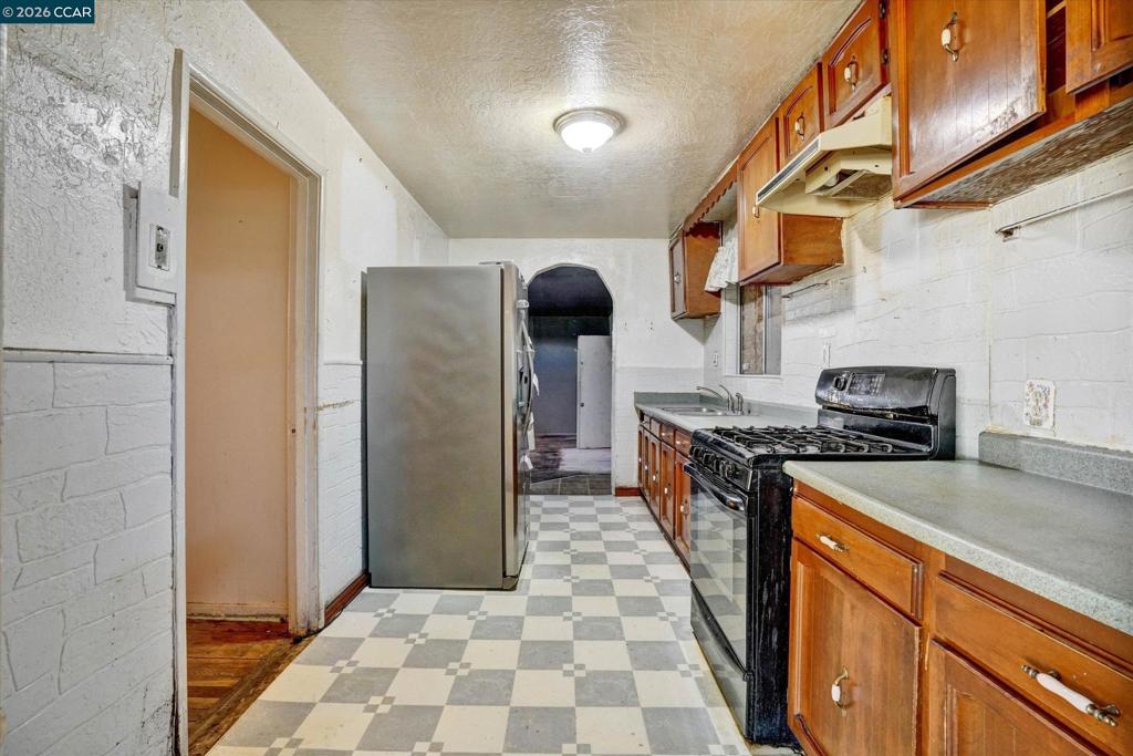 226 Tunis Rd Property Photo 8