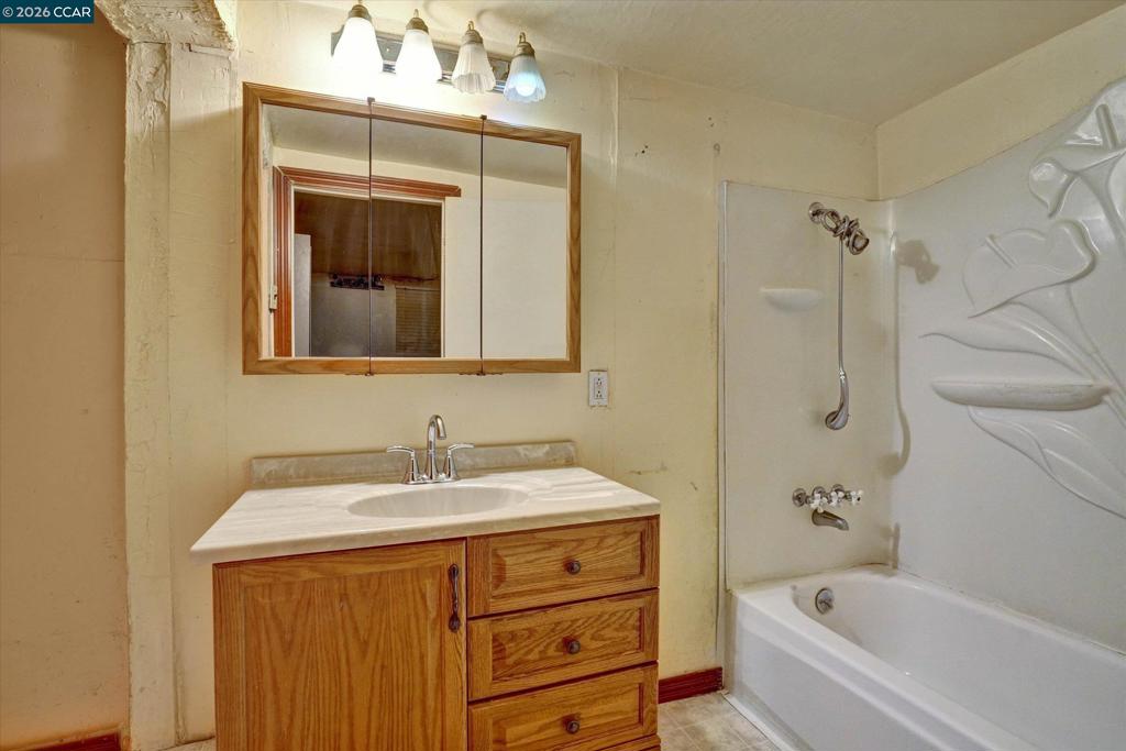 226 Tunis Rd Property Photo 16