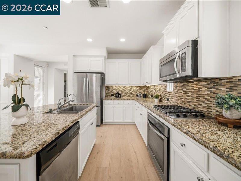 4454 Irisview Pl Property Photo 18