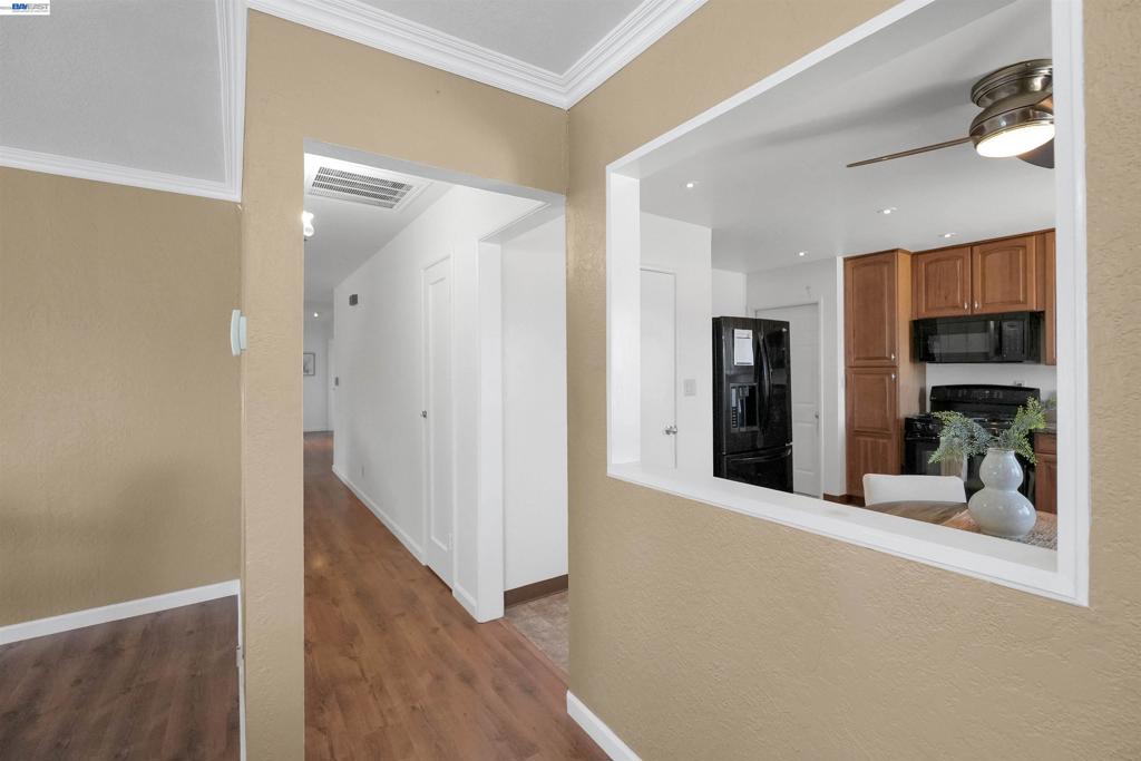 15223 Andover St Property Photo 12