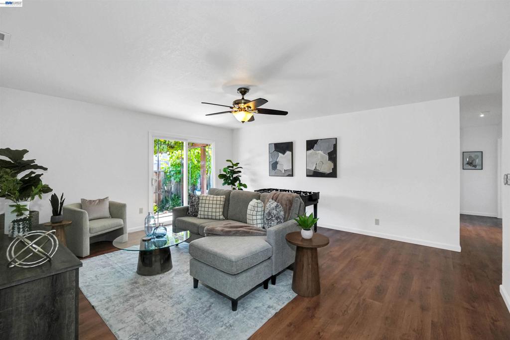 15223 Andover St Property Photo 17