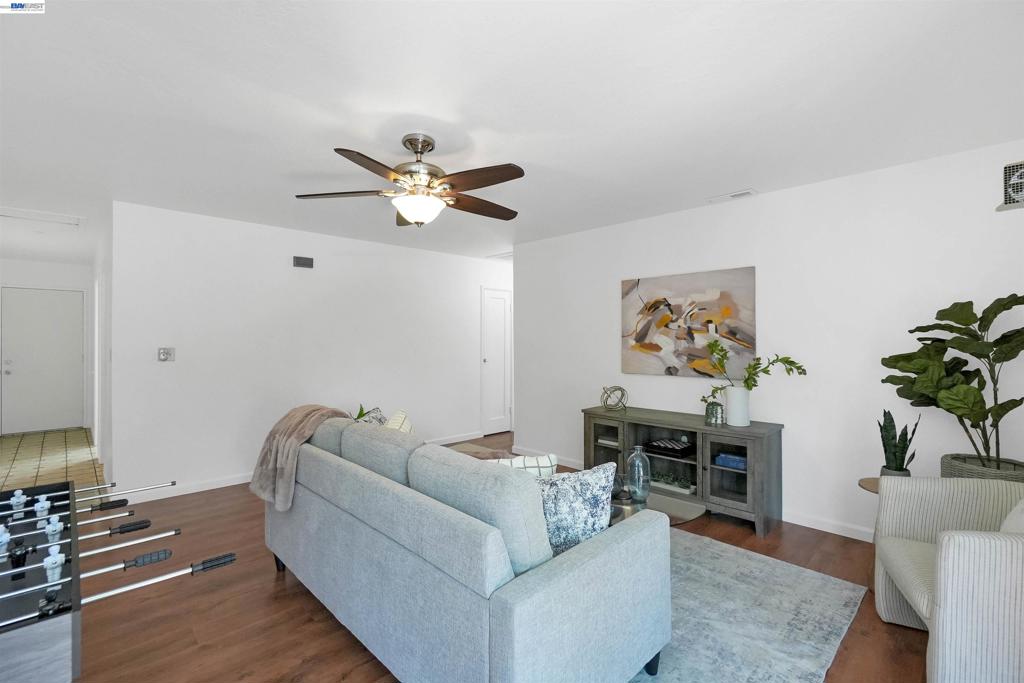 15223 Andover St Property Photo 19