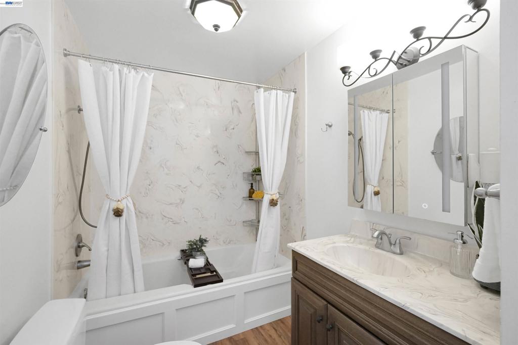 15223 Andover St Property Photo 22