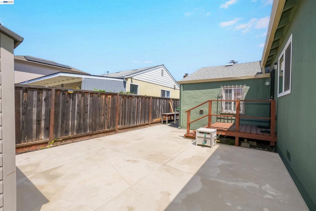 15223 Andover St Property Photo 41