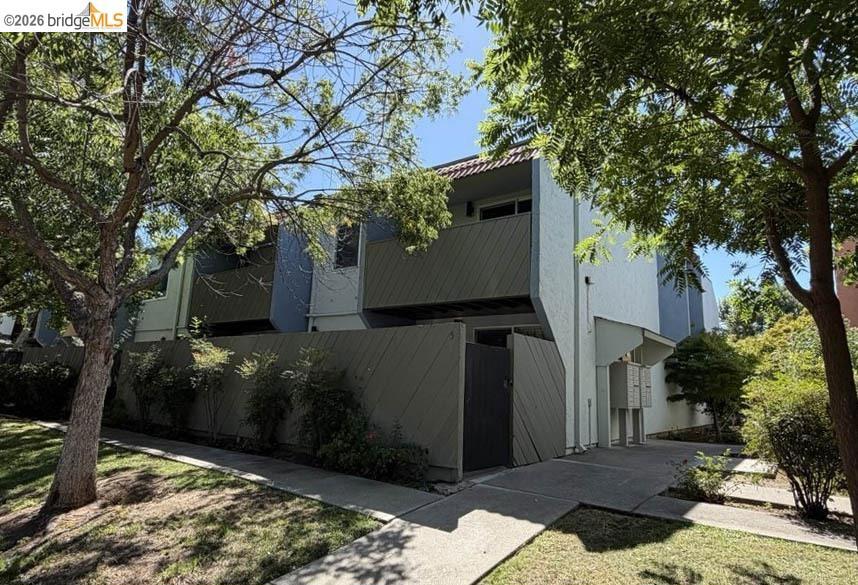 1800 Laguna ST APT 5 Property Photo 1