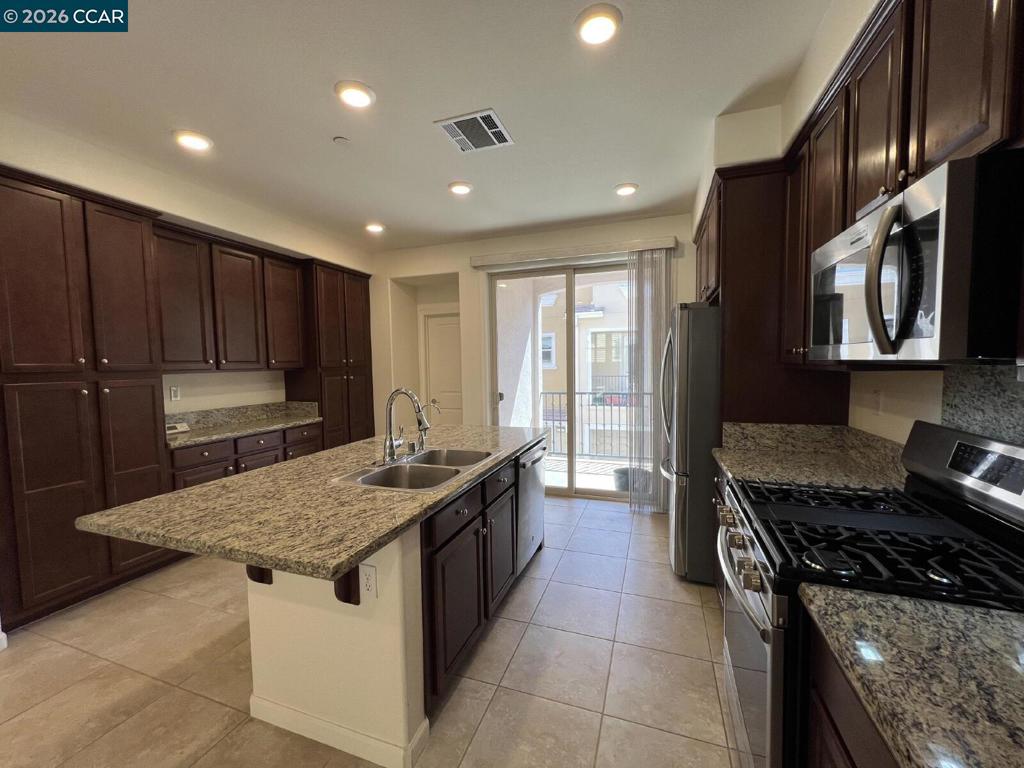 2762 Ferrara Cir Property Photo 13