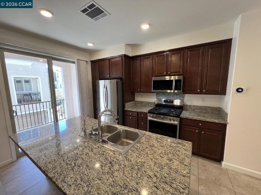 2762 Ferrara Cir Property Photo 15