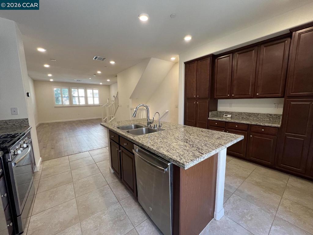 2762 Ferrara Cir Property Photo 16