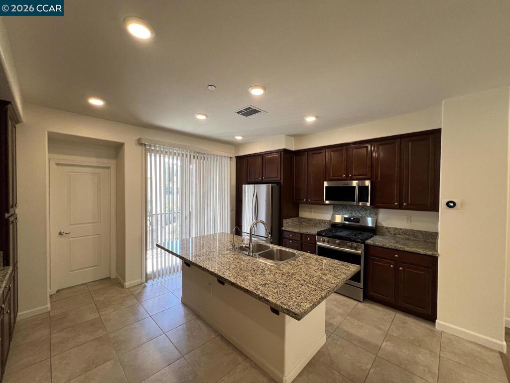 2762 Ferrara Cir Property Photo 17