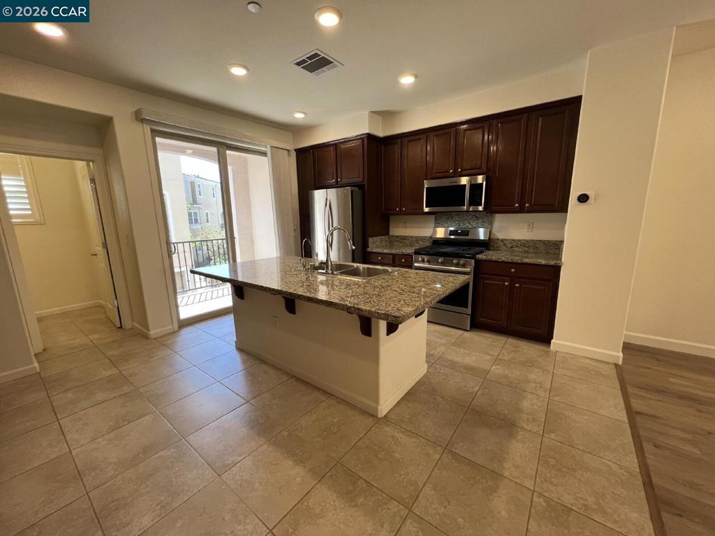2762 Ferrara Cir Property Photo 18