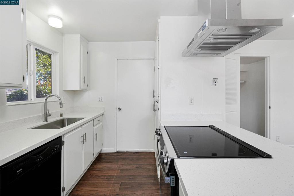 2908 Sargent Ave Property Photo 31