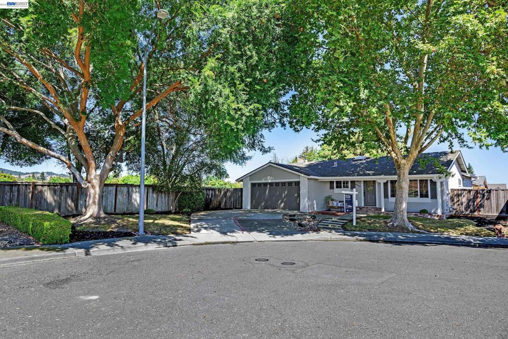6877 Rayland Ct Property Photo 1