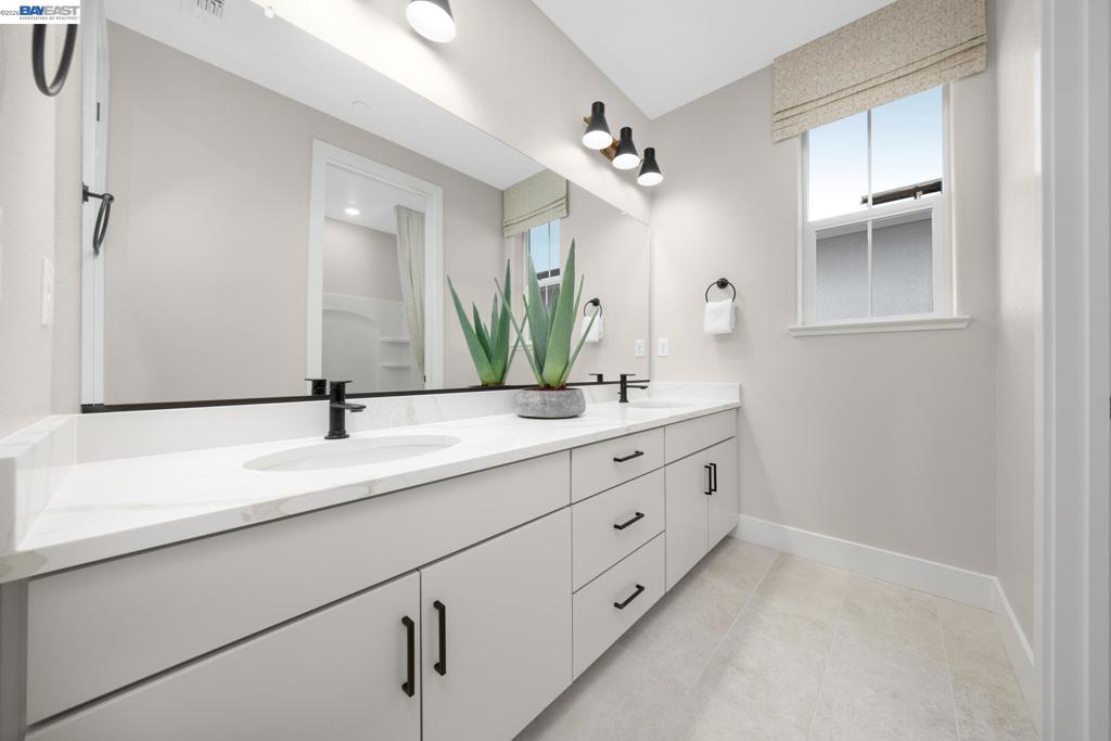 302 E Clydesdale Court Property Photo 21