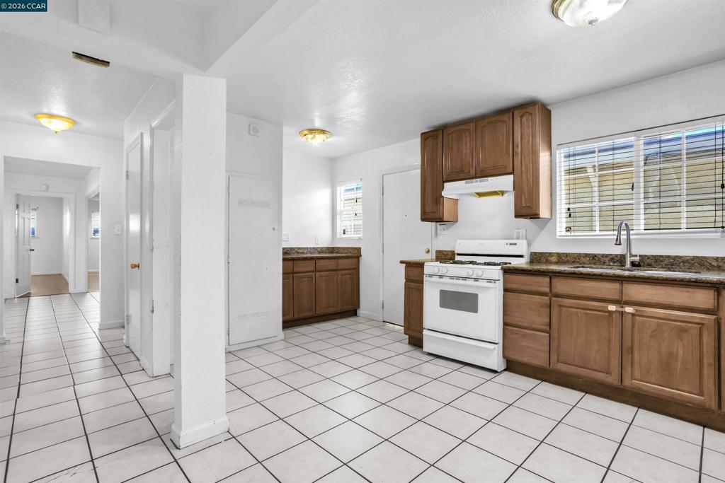 440 Marina Way Property Photo 5