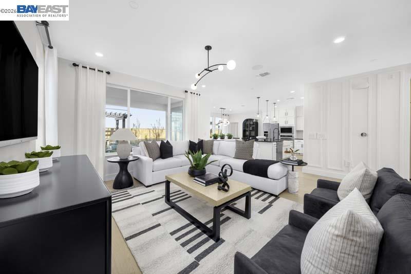 1904 S Lazuli Street Property Photo 3