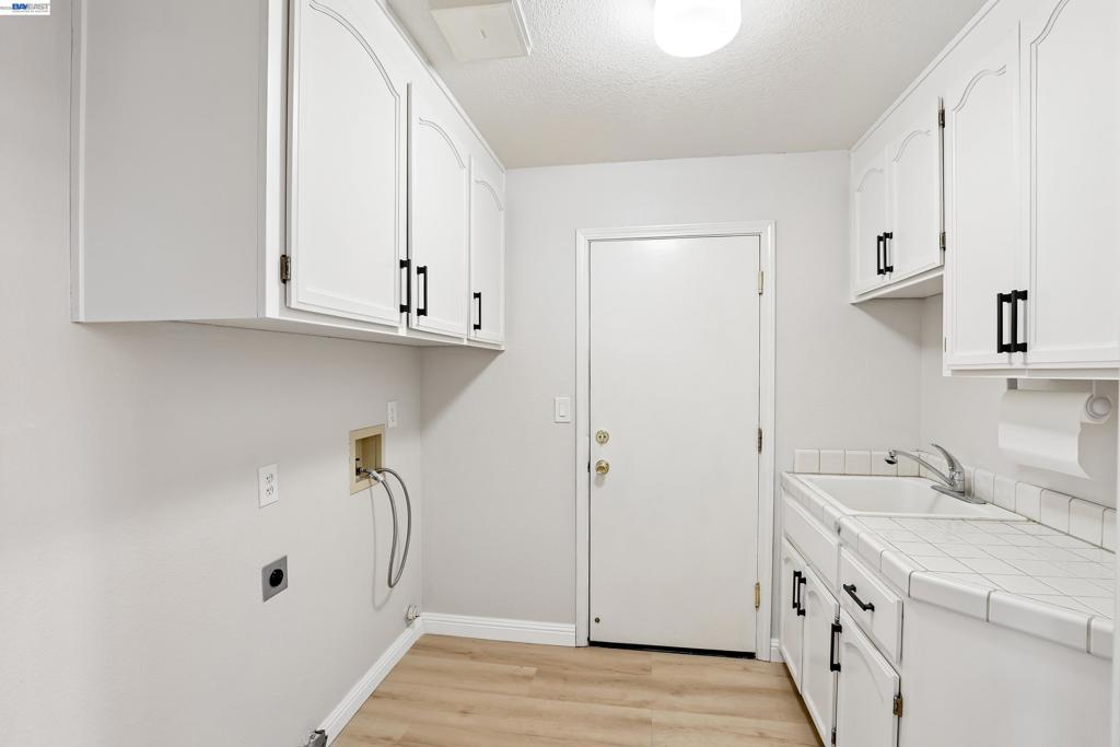 477 Obsidian Way Property Photo 21