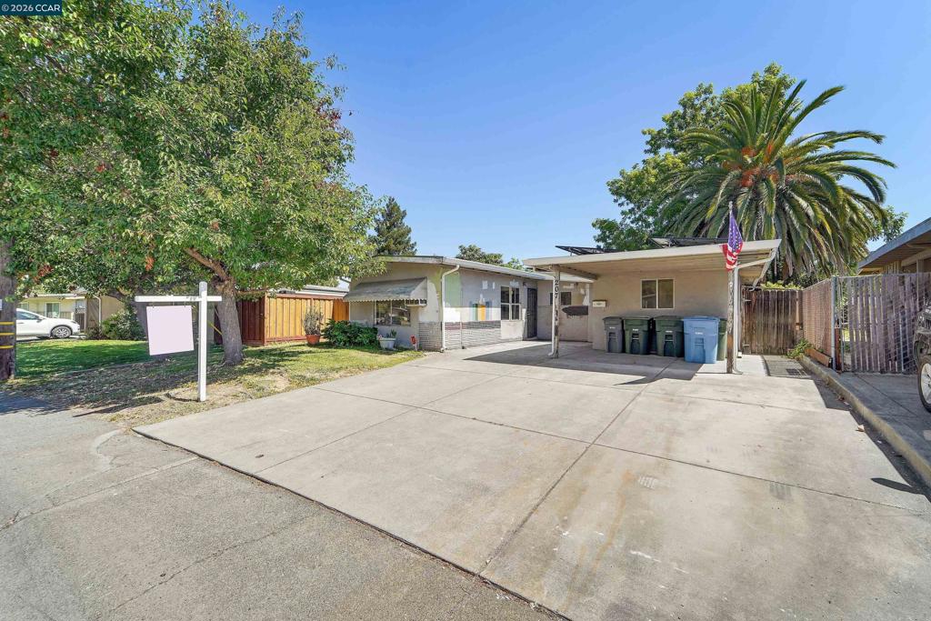 207 Los Altos Pl Property Photo 1