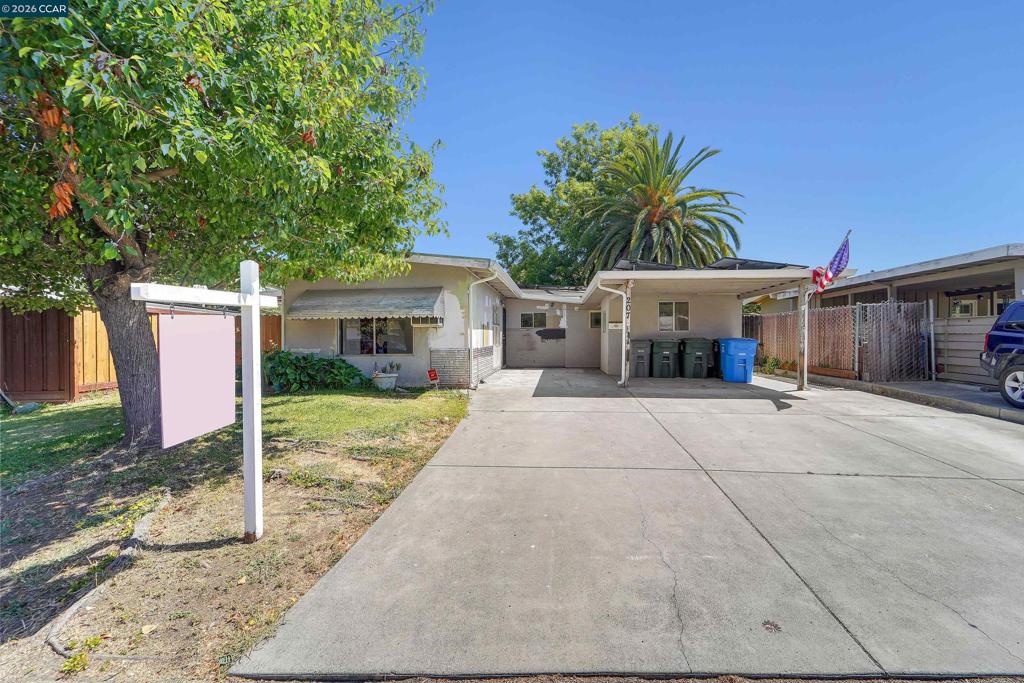 207 Los Altos Pl Property Photo 2