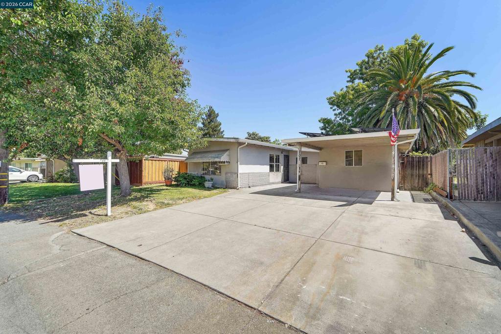 207 Los Altos Pl Property Photo 5