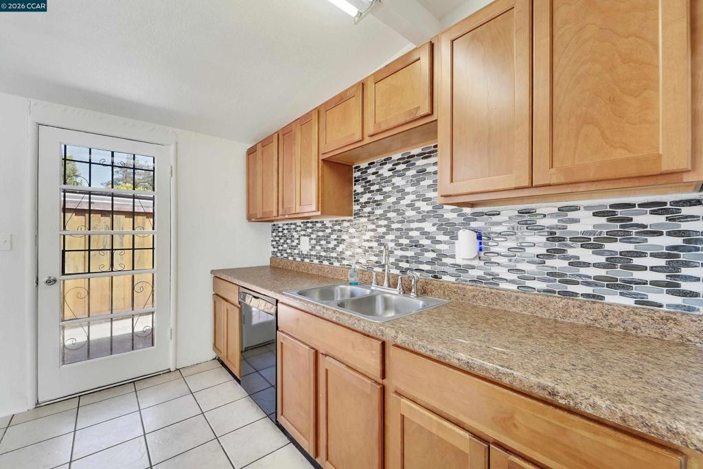 207 Los Altos Pl Property Photo 16