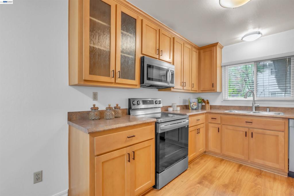 215 Whale Bone Ct Property Photo 7