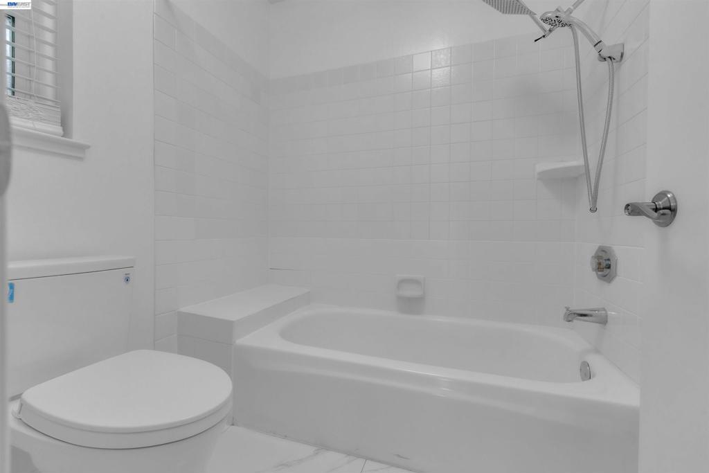 215 Whale Bone Ct Property Photo 15