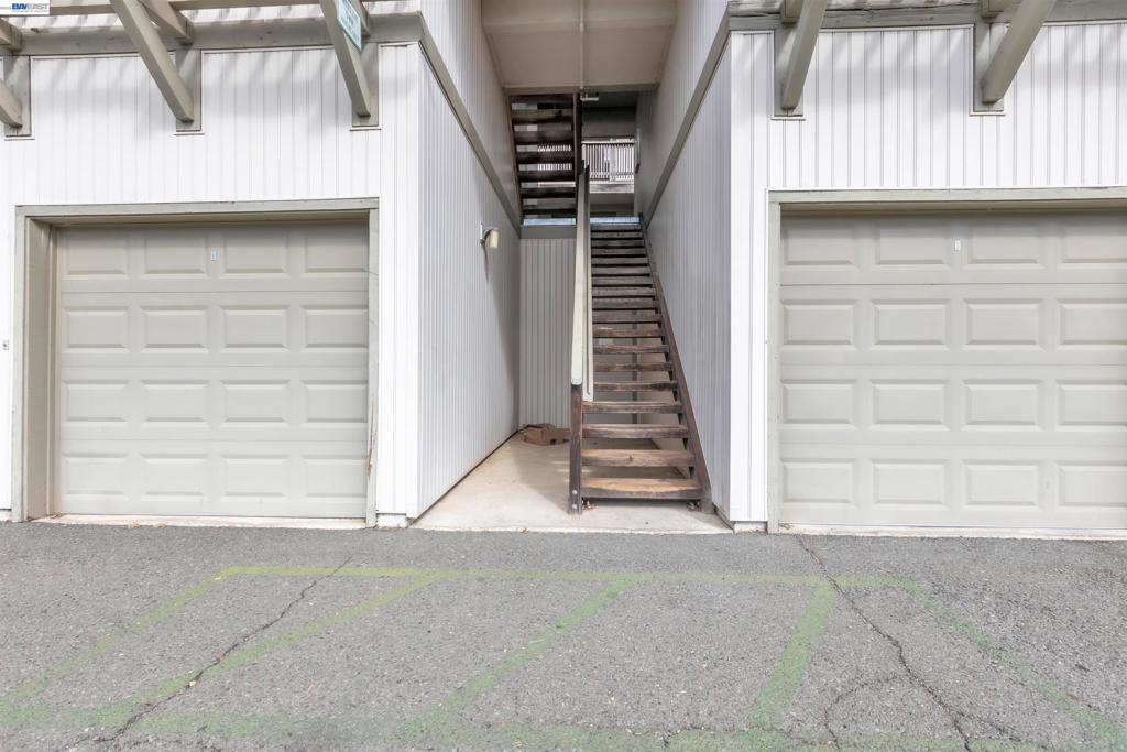 215 Whale Bone Ct Property Photo 21