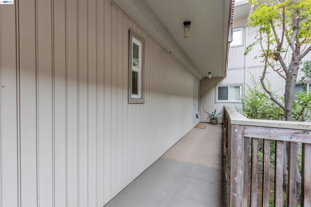 215 Whale Bone Ct Property Photo 22